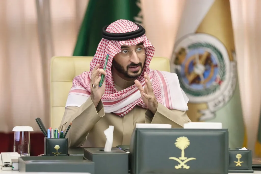 سمو وزير الحرس الوطني قدم واجب العزاء للشيخ ضويحي بن جلعود وزير الحرس الوطني