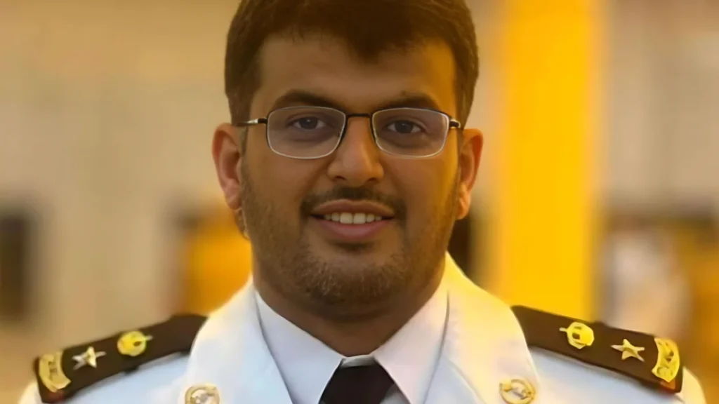 المقدم البحري فهد بن سيف العمى يحقق المرتبة الشرف الأولى بتقدير ممتاز المقدم البحري فهد بن سيف العمى يحقق المرتبة الشرف الأولى بتقدير ممتاز - منصة السهول