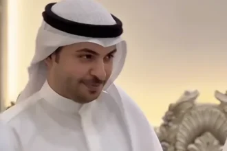حفل تخرج الدكتور عبدالله عيد الفايز السهلي، مناسبة فخر واعتزاز بتتويجه بدرجة الدكتوراه، وسط أجواء مليئة بالفرح ومشاركة الأهل والأصدقاء احتفاءً بهذا الإنجاز العلمي المميز.