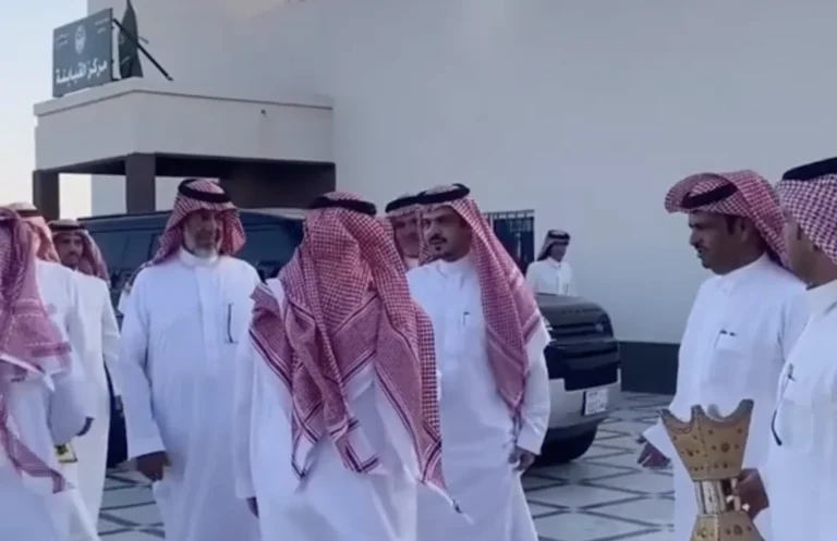 الشيخ فهد بن عبدالله الكرك في ضيافة الشيخ ناصر بن حضرم بن شخيتل الشيخ فهد الكرك في ضيافة الشيخ ناصر بن حضرم بن شخيتل