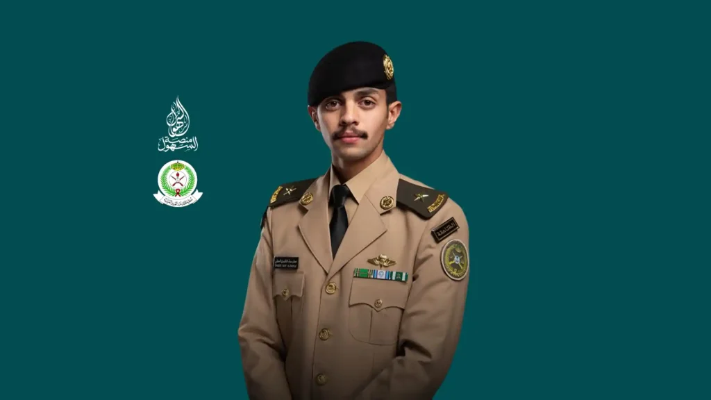 نبارك للملازم صقر بن سيف الظهيري السهلي تخرجه من كلية الملك عبد العزيز الحربية، سائلين اللّٰه عز وجل له دوام التوفيق والسداد