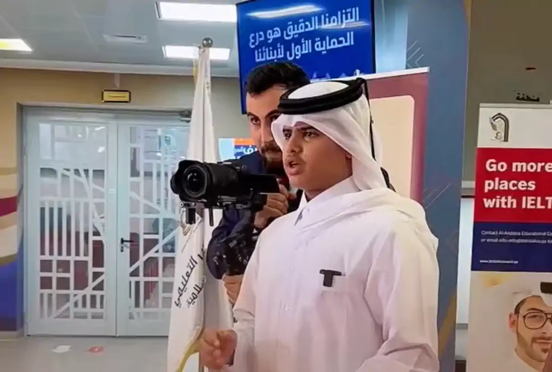 الطالب: سعد ناصر المحيميد السهلي يتألق في إلقاء قصيدة جزلة أمام سعادة الوزيرة لولوة الخاطر خلال جولتها التفقدية للمدارس