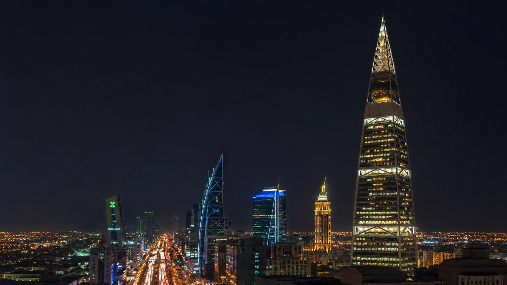 برج الفيصلية أول ناطحة سحاب في المملكة العربية السعودية ومعلم الرياض الشامخ برج الفيصلية أول ناطحة سحاب في المملكة العربية السعودية ومعلم الرياض الشامخ